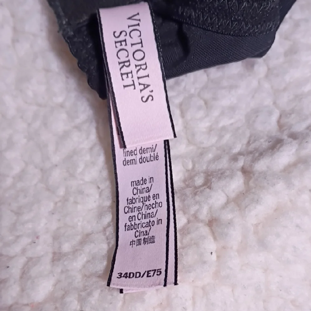 Victoria's‎ Secret Black Lace Underwire Bra